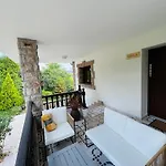 Casa Raiz Y Cumbre Mestas De Con