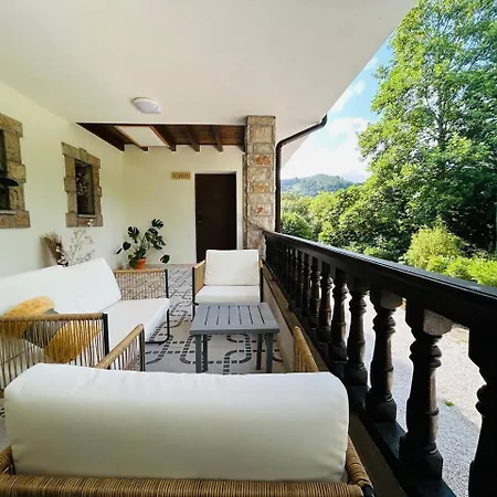 Casa Raiz Y Cumbre Mestas De Con